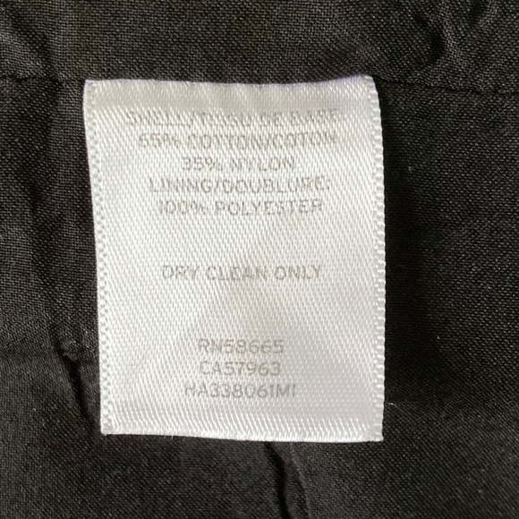 Women’s size 2 Halogen black lacy skirt with zipper and clasp closure - Picture 6 of 7